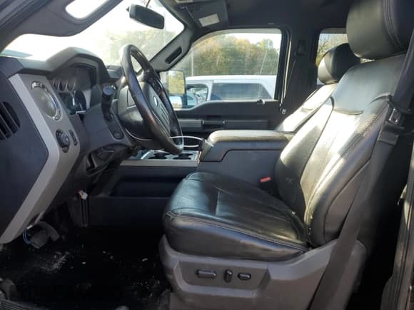 ✅ 2016 Ford F-250 Lariat • VIN: 1FT7W2B68GED07813 • Lot: 85824515. Listed on Copart with 207,988 mi. Free auction sales archive from the USA and detailed vehicle history report at DreamBid. Image 7.