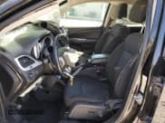 ✅ 2019 Dodge Journey SE • VIN: 3C4PDCBB5KT861344 • Lot: 52005035. Wystawiony na Copart z przebiegiem Nie podano. Bezpłatny archiwum sprzedaży aukcyjnych z USA i szczegółowy raport historii pojazdu na DreamBid. Zdjęcie 7.