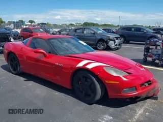 2006 Chevrolet Corvette z VIN 1G1YY25U865125433, wystawiony jako IAAI lot #42800008 z przebiegiem 243 618 mil mil oraz . Historia ofert i sprzedaży dostępna na DreamBid. Obrazek 1.