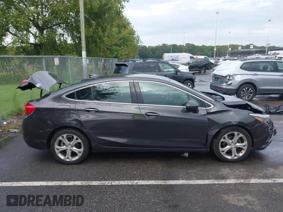 ✅ 2017 Chevrolet Cruze Premier • VIN: 1G1BF5SM9H7103630 • Lot: 43307644. Listed on IAAI with 119,658 mi. Free auction sales archive from the USA and detailed vehicle history report at DreamBid. Image 13.