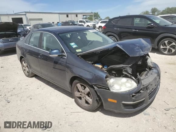 ✅ 2008 Volkswagen Jetta SE • VIN: 3VWRM71K88M178460 • Lot: 57409555. Listed on Copart with 111,714 mi. Free auction sales archive from the USA and detailed vehicle history report at DreamBid. Image 4.
