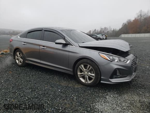 ✅ 2018 Hyundai Sonata Limited • VIN: 5NPE34AF7JH645448 • Lot: 70364652. Listed on Copart with 81,918 mi. Free auction sales archive from the USA and detailed vehicle history report at DreamBid. Image 4.