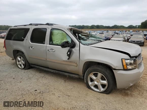 ✅ 2008 Chevrolet Suburban LTZ • VIN: 1GNFC16J48R118641 • Lot: 66723344. Wystawiony na Copart z przebiegiem 211 164 mil. Bezpłatny archiwum sprzedaży aukcyjnych z USA i szczegółowy raport historii pojazdu na DreamBid. Zdjęcie 4.
