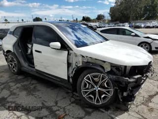 ✅ 2024 BMW iX xDrive50 • VIN: WB523CF00RCP20821 • Лот: 43643684. Опубликован ранее на Copart с пробегом Не указан. Бесплатный доступ к архиву аукционных продаж из США и подробный отчёт об истории автомобиля на DreamBid. Изображение 4.