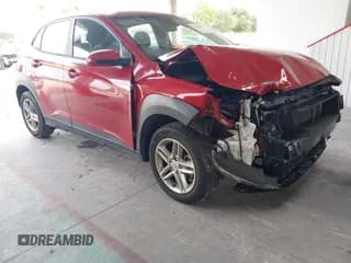 ✅ 2021 Hyundai Kona SE • VIN: KM8K12AA7MU642573 • Лот: 43418599. Опубликован ранее на IAAI с пробегом 74 397 миль. Бесплатный доступ к архиву аукционных продаж из США и подробный отчёт об истории автомобиля на DreamBid. Изображение 1.