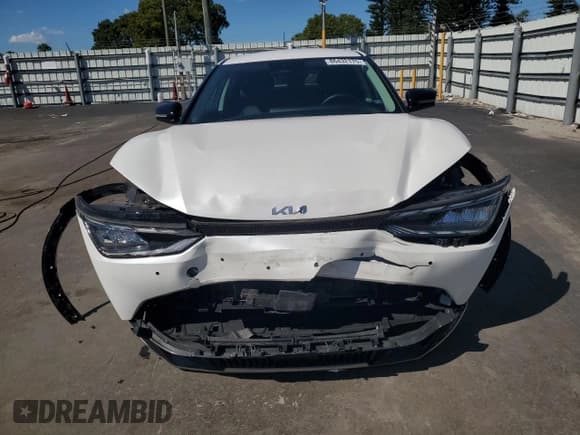 ✅ 2022 Kia EV6 Wind • VIN: KNDC34LA4N5062964 • Lot: 86432175. Wystawiony na Copart z przebiegiem 35 412 mil. Bezpłatny archiwum sprzedaży aukcyjnych z USA i szczegółowy raport historii pojazdu na DreamBid. Zdjęcie 5.