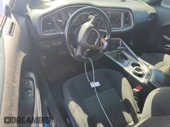 2019 Dodge Challenger R/T z VIN 2C3CDZBT7KH639380, wystawiony jako Copart lot #70909185 z przebiegiem 94 032 mil mil oraz Czysty tytuł • Clean title. Historia ofert i sprzedaży dostępna na DreamBid. Obrazek 8.