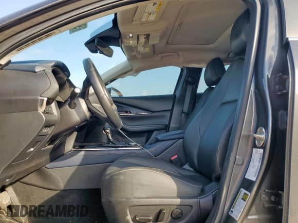 ✅ 2021 Mazda CX-30 Preferred • VIN: 3MVDMACL4MM218025 • Lot: 93432155. Wystawiony na Copart z przebiegiem 79 238 mil. Bezpłatny archiwum sprzedaży aukcyjnych z USA i szczegółowy raport historii pojazdu na DreamBid. Zdjęcie 7.