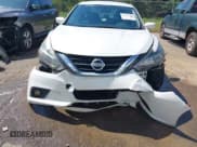 ✅ 2018 Nissan Altima SL • VIN: 1N4AL3AP3JC283170 • Lot: 43317945. Wystawiony na IAAI z przebiegiem 79 224 mil. Bezpłatny archiwum sprzedaży aukcyjnych z USA i szczegółowy raport historii pojazdu na DreamBid. Zdjęcie 6.