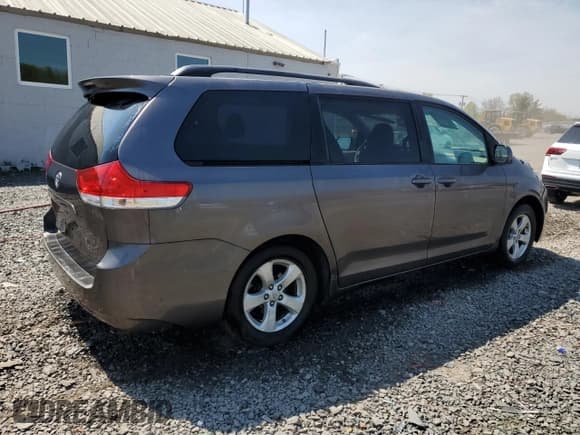 ✅ 2012 Toyota Sienna LE AAS • VIN: 5TDKK3DC3CS278059 • Lot: 54014115. Listed on Copart with 77,656 mi. Free auction sales archive from the USA and detailed vehicle history report at DreamBid. Image 3.