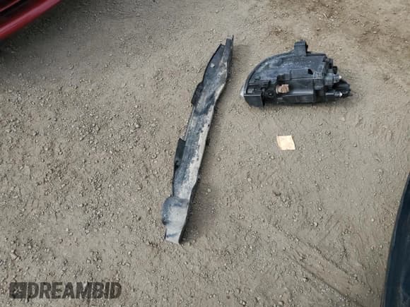 ✅ 2017 Nissan Micra S • VIN: 3N1CK3CP9HL266944 • Lot: 74458944. Listed on Copart with 90,329 mi. Free auction sales archive from the USA and detailed vehicle history report at DreamBid. Image 12.