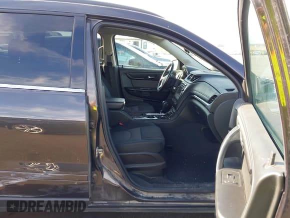 ✅ 2016 Chevrolet Traverse LT • VIN: 1GNKVGKDXGJ220065 • Lot: 43591049. Listed on IAAI with 96,591 mi. Free auction sales archive from the USA and detailed vehicle history report at DreamBid. Image 5.