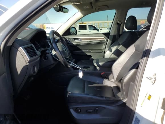 ✅ 2019 Volkswagen Atlas SE • VIN: 1V2WR2CA3KC603718 • Лот: 87375755. Опубликован ранее на Copart с пробегом 73 129 миль. Бесплатный доступ к архиву аукционных продаж из США и подробный отчёт об истории автомобиля на DreamBid. Изображение 7.