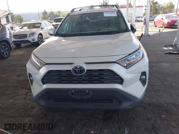 ✅ 2021 Toyota RAV4 XLE Premium • VIN: 2T3A1RFV9MW228587 • Lot: 43335841. Listed on IAAI with 95,817 mi. Free auction sales archive from the USA and detailed vehicle history report at DreamBid. Image 12.