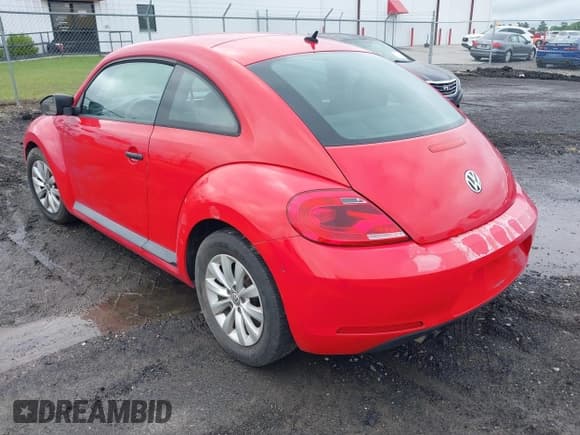✅ 2015 Volkswagen Beetle Fleet Edition • VIN: 3VWF17AT6FM634246 • Lot: 42259199. Listed on IAAI with 170,017 mi. Free auction sales archive from the USA and detailed vehicle history report at DreamBid. Image 3.