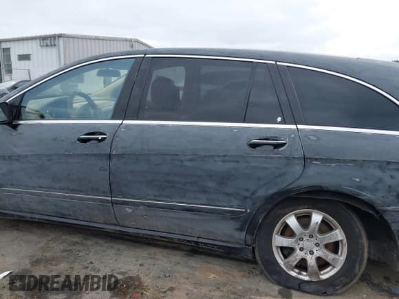 ✅ 2007 Mercedes-Benz R 3.5L • VIN: 4JGCB65E87A055777 • Lot: 43032764. Listed on IAAI with 193,315 mi. Free auction sales archive from the USA and detailed vehicle history report at DreamBid. Image 14.