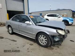 2004 Hyundai Sonata GLS z VIN KMHWF35H34A940619, wystawiony jako Copart lot #51607865 z przebiegiem 192 742 mil mil oraz Szkoda całkowita • Salvage title. Historia ofert i sprzedaży dostępna na DreamBid. Obrazek 4.