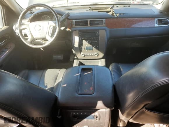 ✅ 2007 GMC Yukon SLE • VIN: 1GKFC13007R274778 • Lot: 90448705. Wystawiony na Copart z przebiegiem 143 781 mil. Bezpłatny archiwum sprzedaży aukcyjnych z USA i szczegółowy raport historii pojazdu na DreamBid. Zdjęcie 8.