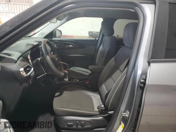 2023 Chevrolet TrailBlazer LT с VIN KL79MRSL1PB103317, выставлен на аукционе Copart как лот 84449395 с пробегом 52 198 миль миль и Списание • Salvage title. История ставок и продаж доступна на DreamBid. Изображение 7.