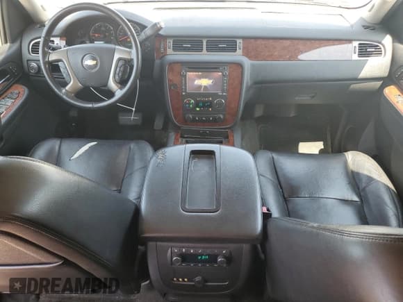 ✅ 2013 Chevrolet Suburban LTZ • VIN: 1GNSCKE0XDR165776 • Lot: 62486635. Wystawiony na Copart z przebiegiem 221 990 mil. Bezpłatny archiwum sprzedaży aukcyjnych z USA i szczegółowy raport historii pojazdu na DreamBid. Zdjęcie 8.