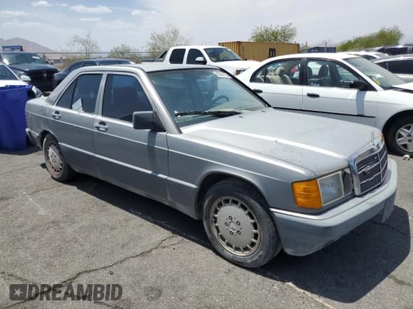 ✅ 1989 Mercedes-Benz 190 • VIN: WDBDA29D9KF616391 • Lot: 62394105. Wystawiony na Copart z przebiegiem 59 814 mil. Bezpłatny archiwum sprzedaży aukcyjnych z USA i szczegółowy raport historii pojazdu na DreamBid. Zdjęcie 4.