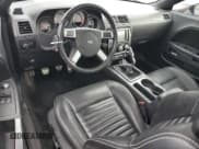 ✅ 2010 Dodge Challenger R/T Classic • VIN: 2B3CJ5DT8AH157348 • Lot: 88992875. Wystawiony na Copart z przebiegiem Nie podano. Bezpłatny archiwum sprzedaży aukcyjnych z USA i szczegółowy raport historii pojazdu na DreamBid. Zdjęcie 8.