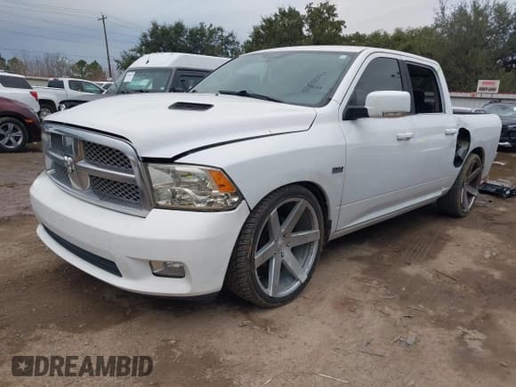✅ 2010 Dodge 1500 Sport • VIN: 1D7RB1CTXAS176353 • Лот: 41348322. Опубликован ранее на IAAI с пробегом 190 588 миль. Бесплатный доступ к архиву аукционных продаж из США и подробный отчёт об истории автомобиля на DreamBid. Изображение 2.