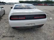 ✅ 2015 Dodge Challenger R/T Plus • VIN: 2C3CDZBT3FH723783 • Lot: 56345183. Wystawiony na Copart z przebiegiem Nie podano. Bezpłatny archiwum sprzedaży aukcyjnych z USA i szczegółowy raport historii pojazdu na DreamBid. Zdjęcie 6.