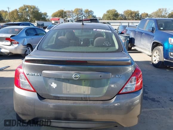✅ 2018 Nissan Versa SV • VIN: 3N1CN7AP7JL821218 • Lot: 43639021. Listed on IAAI with 149,960 mi. Free auction sales archive from the USA and detailed vehicle history report at DreamBid. Image 17.