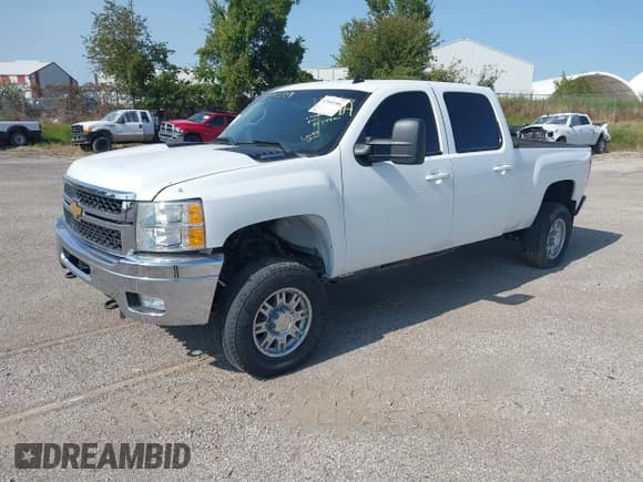 ✅ 2012 Chevrolet Silverado 2500HD LTZ • VIN: 1GC1KYC8XCF153372 • Lot: 42945384. Wystawiony na IAAI z przebiegiem 101 334 mil. Bezpłatny archiwum sprzedaży aukcyjnych z USA i szczegółowy raport historii pojazdu na DreamBid. Zdjęcie 2.