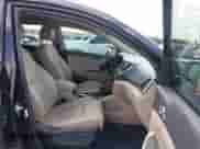 2018 Hyundai Tucson SEL z VIN KM8J33A42JU655670, wystawiony jako IAAI lot #42337024 z przebiegiem 56 730 mil mil oraz . Historia ofert i sprzedaży dostępna na DreamBid. Obrazek 5.