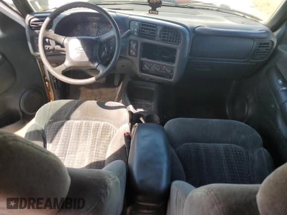 ✅ 2001 Chevrolet Blazer LT • VIN: 1GNDT13W012207791 • Lot: 65397295. Wystawiony na Copart z przebiegiem 202 389 mil. Bezpłatny archiwum sprzedaży aukcyjnych z USA i szczegółowy raport historii pojazdu na DreamBid. Zdjęcie 8.