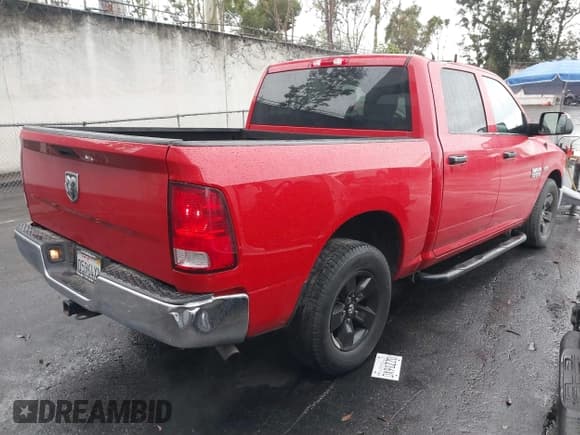 ✅ 2015 Ram 1500 Express • VIN: 1C6RR6KT5FS654696 • Lot: 43707685. Wystawiony na IAAI z przebiegiem 105 596 mil. Bezpłatny archiwum sprzedaży aukcyjnych z USA i szczegółowy raport historii pojazdu na DreamBid. Zdjęcie 4.