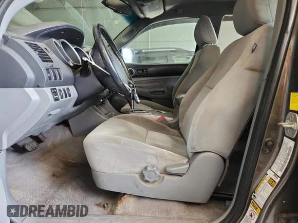 ✅ 2010 Toyota Tacoma • VIN: 5TEMU4FN0AZ733568 • Lot: 80631655. Listed on Copart with 309,958 mi. Free auction sales archive from the USA and detailed vehicle history report at DreamBid. Image 7.