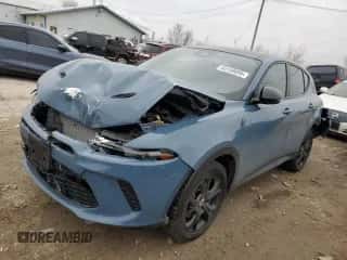 2024 Dodge Hornet GT Plus z VIN ZACNDFAN3R3A38294, wystawiony jako Copart lot #45159895 z przebiegiem Nie podano mil oraz Szkoda całkowita • Salvage title. Historia ofert i sprzedaży dostępna na DreamBid. Obrazek 1.