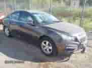 2015 Chevrolet Cruze LT z VIN 1G1PC5SB2F7178955, wystawiony jako IAAI lot #43317822 z przebiegiem 142 121 mil mil oraz . Historia ofert i sprzedaży dostępna na DreamBid. Obrazek 1.