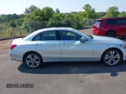 ✅ 2021 Mercedes-Benz C 300 • VIN: W1KWF8EB7MR650677 • Lot: 42852209. Wystawiony na IAAI z przebiegiem Nie podano. Bezpłatny archiwum sprzedaży aukcyjnych z USA i szczegółowy raport historii pojazdu na DreamBid. Zdjęcie 13.