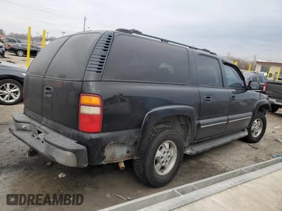 ✅ 2001 Chevrolet Suburban LS • VIN: 3GNFK16TX1G212288 • Лот: 43882585. Опубликован ранее на Copart с пробегом 312 730 миль. Бесплатный доступ к архиву аукционных продаж из США и подробный отчёт об истории автомобиля на DreamBid. Изображение 3.