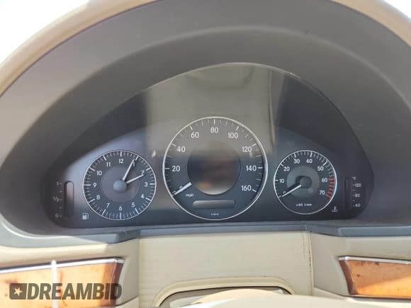 ✅ 2004 Mercedes-Benz E 500 • VIN: WDBUF70J94A589307 • Lot: 60223605. Wystawiony na Copart z przebiegiem Nie podano. Bezpłatny archiwum sprzedaży aukcyjnych z USA i szczegółowy raport historii pojazdu na DreamBid. Zdjęcie 9.