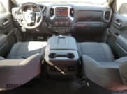 ✅ 2021 Chevrolet Silverado 1500 RST • VIN: 3GCUYEED1MG129918 • Lot: 70955564. Wystawiony na Copart z przebiegiem 19 070 mil. Bezpłatny archiwum sprzedaży aukcyjnych z USA i szczegółowy raport historii pojazdu na DreamBid. Zdjęcie 8.