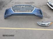 ✅ 2017 Hyundai Elantra Limited • VIN: 5NPD84LF9HH138314 • Lot: 43168932. Listed on IAAI with 90,140 mi. Free auction sales archive from the USA and detailed vehicle history report at DreamBid. Image 12.