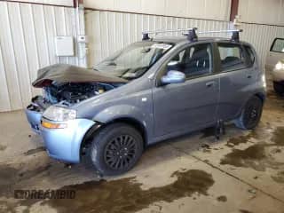 2007 Chevrolet Aveo LS z VIN KL1TD66627B727713, wystawiony jako Copart lot #85948965 z przebiegiem 160 919 mil mil oraz Szkoda całkowita • Salvage title. Historia ofert i sprzedaży dostępna na DreamBid. Obrazek 1.