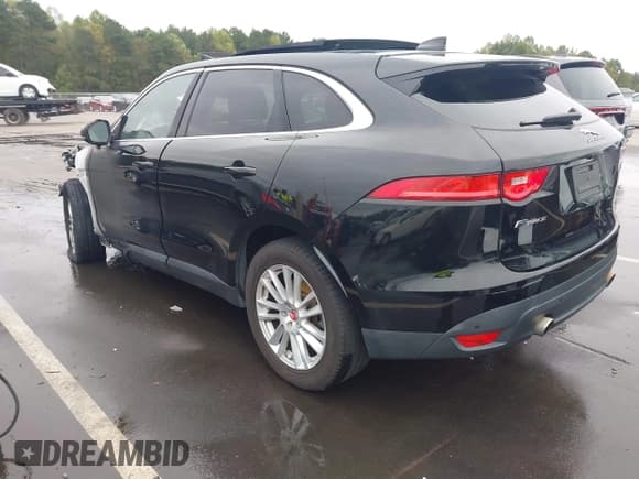 ✅ 2019 Jaguar F-Pace 25t Prestige • VIN: SADCK2GX2KA392891 • Lot: 43434855. Wystawiony na IAAI z przebiegiem Nie podano. Bezpłatny archiwum sprzedaży aukcyjnych z USA i szczegółowy raport historii pojazdu na DreamBid. Zdjęcie 3.