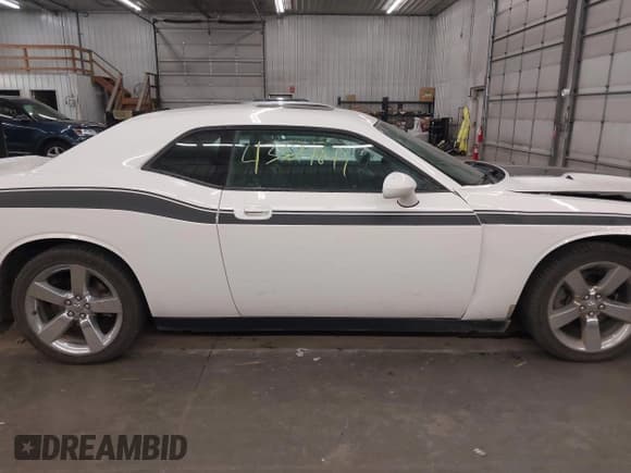 ✅ 2010 Dodge Challenger R/T • VIN: 2B3CJ5DTXAH144763 • Lot: 43324849. Listed on IAAI with 135,548 mi. Free auction sales archive from the USA and detailed vehicle history report at DreamBid. Image 14.
