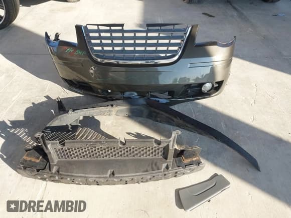 ✅ 2010 Chrysler Town & Country Touring • VIN: 2A4RR5D12AR226507 • Lot: 43780060. Listed on IAAI with 143,329 mi. Free auction sales archive from the USA and detailed vehicle history report at DreamBid. Image 12.