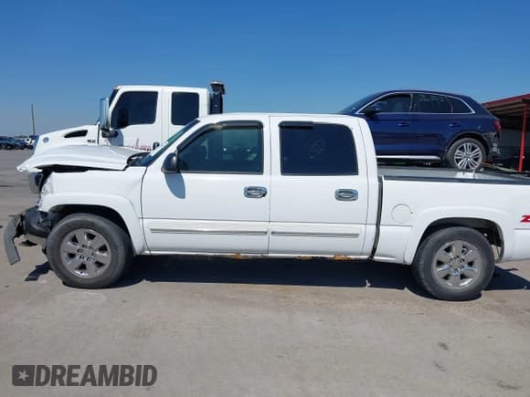 ✅ 2004 Chevrolet Silverado 1500 Z71 • VIN: 2GCEK13T141424177 • Lot: 43448148. Wystawiony na IAAI z przebiegiem 266 413 mil. Bezpłatny archiwum sprzedaży aukcyjnych z USA i szczegółowy raport historii pojazdu na DreamBid. Zdjęcie 15.