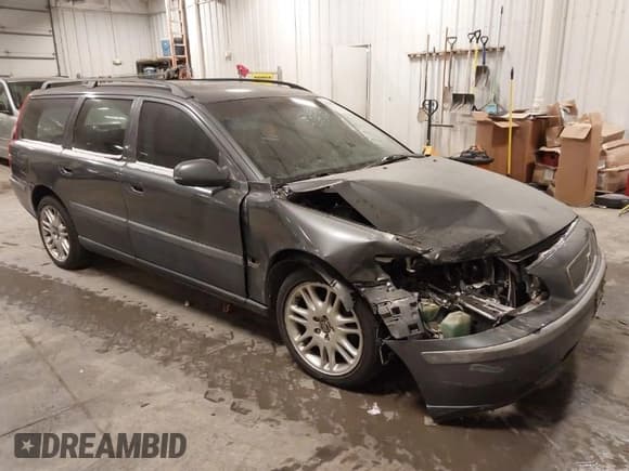 ✅ 2003 Volvo V70 2.4L Turbo • VIN: YV1SW58D632315898 • Лот: 41317254. Опубликован ранее на IAAI с пробегом 153 768 миль. Бесплатный доступ к архиву аукционных продаж из США и подробный отчёт об истории автомобиля на DreamBid. Изображение 1.