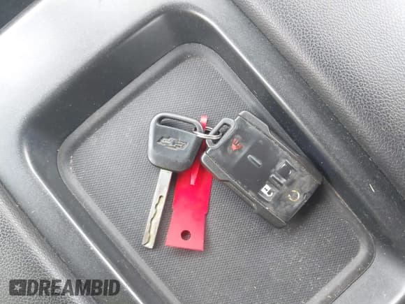 ✅ 2014 Chevrolet Silverado 1500 LT • VIN: 1GCUKRECXEF193796 • Lot: 42843065. Wystawiony na IAAI z przebiegiem 125 130 mil. Bezpłatny archiwum sprzedaży aukcyjnych z USA i szczegółowy raport historii pojazdu na DreamBid. Zdjęcie 11.