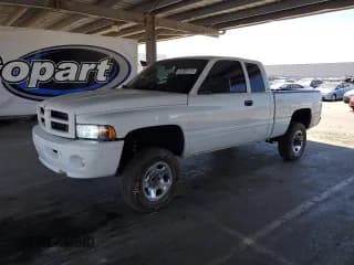 ✅ 1998 Dodge 2500 • VIN: 1B7KF2362WJ175310 • Lot: 65989115. Wystawiony na Copart z przebiegiem 356 969 mil. Bezpłatny archiwum sprzedaży aukcyjnych z USA i szczegółowy raport historii pojazdu na DreamBid. Zdjęcie 1.