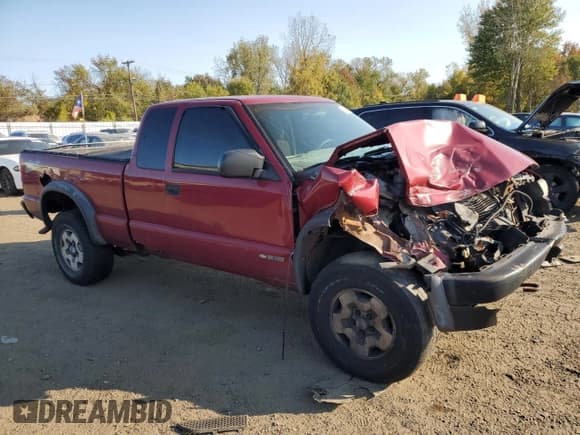 ✅ 2003 Chevrolet S-10 LS • VIN: 1GCCT19XX38133025 • Лот: 75295564. Опубликован ранее на Copart с пробегом Не указан. Бесплатный доступ к архиву аукционных продаж из США и подробный отчёт об истории автомобиля на DreamBid. Изображение 4.